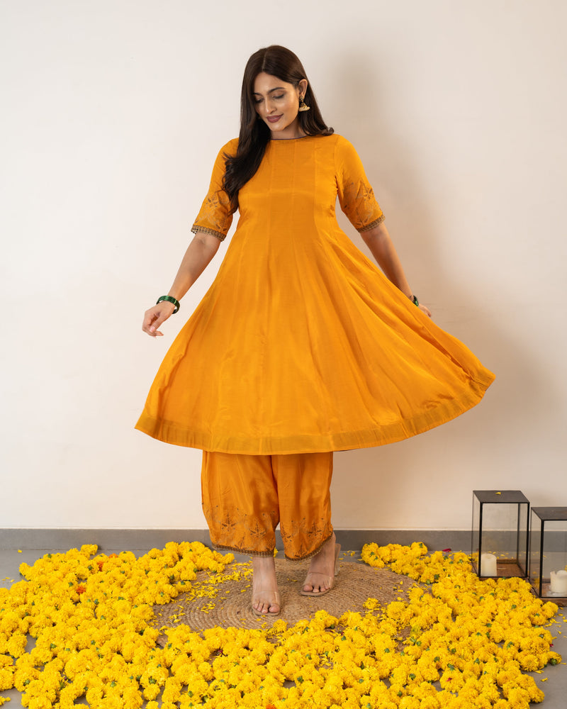 Priti - Yellow Silk Kurta Set
